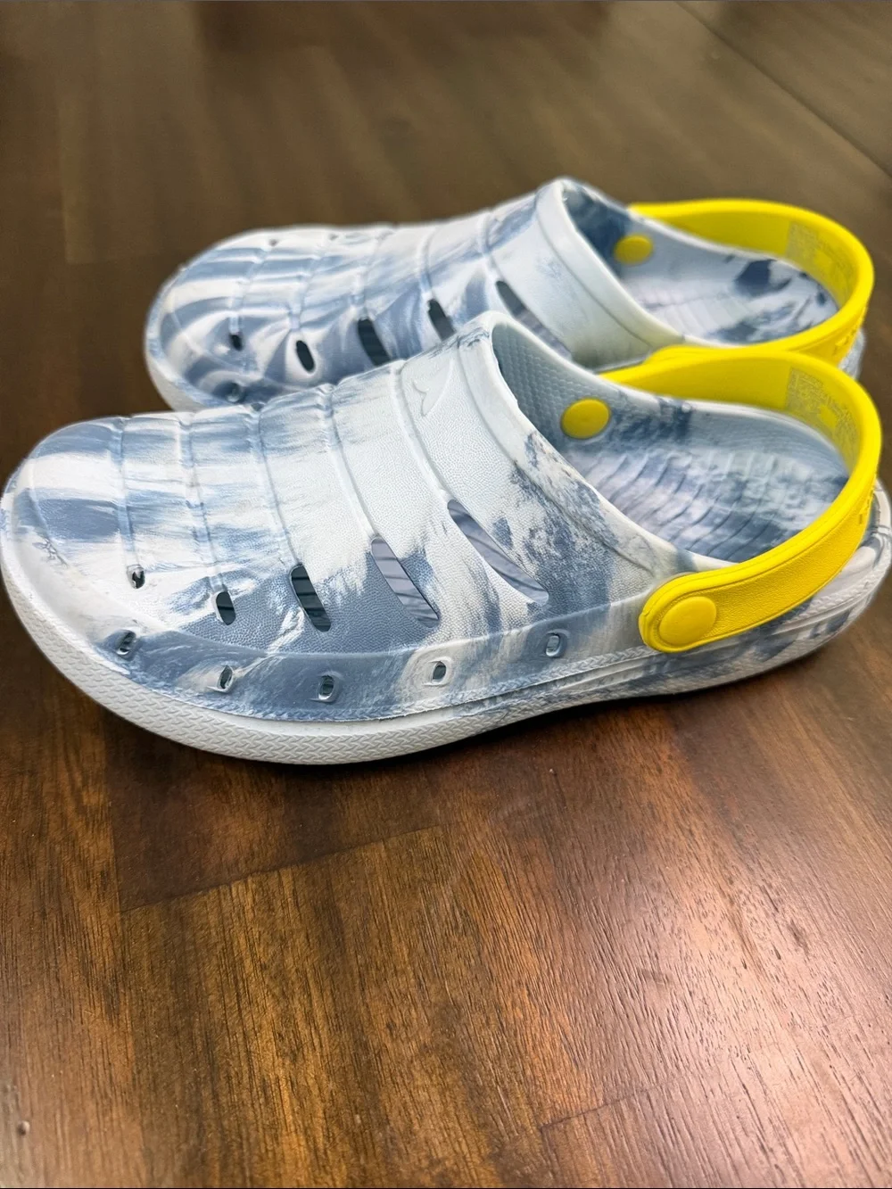 Kids Blue Marble Slip-On Sandals with Bright Yellow Heel Strap